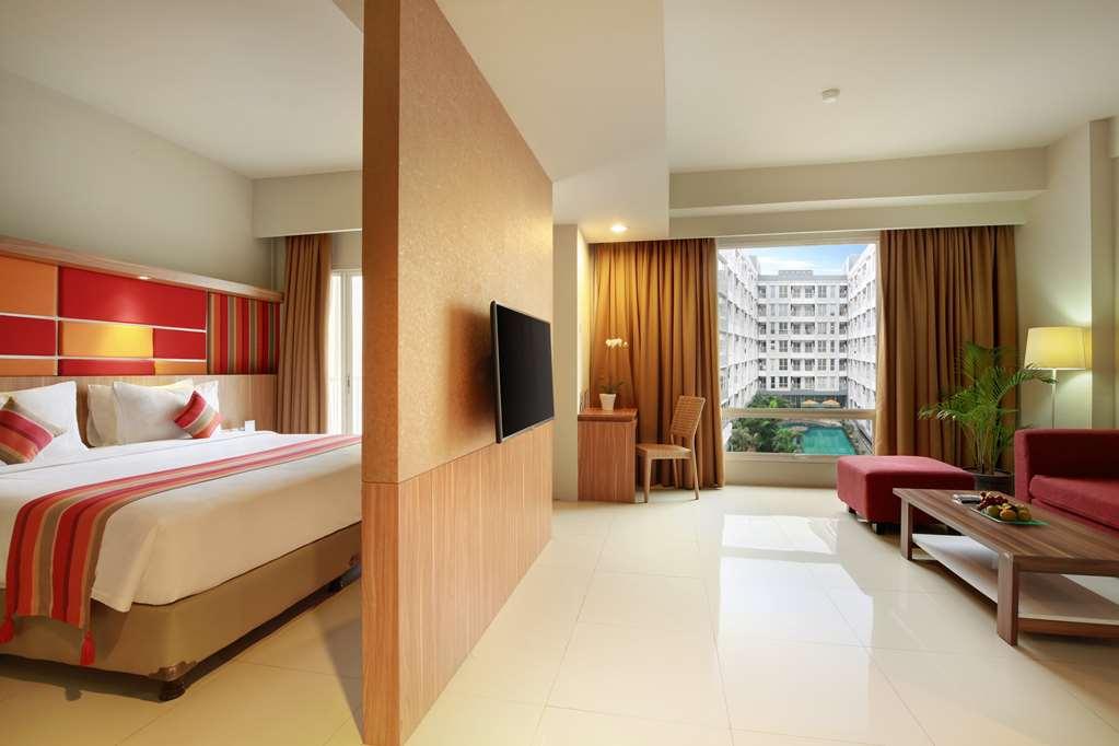 Kyriad Hotel Airport Jakarta Тангеранг Стая снимка