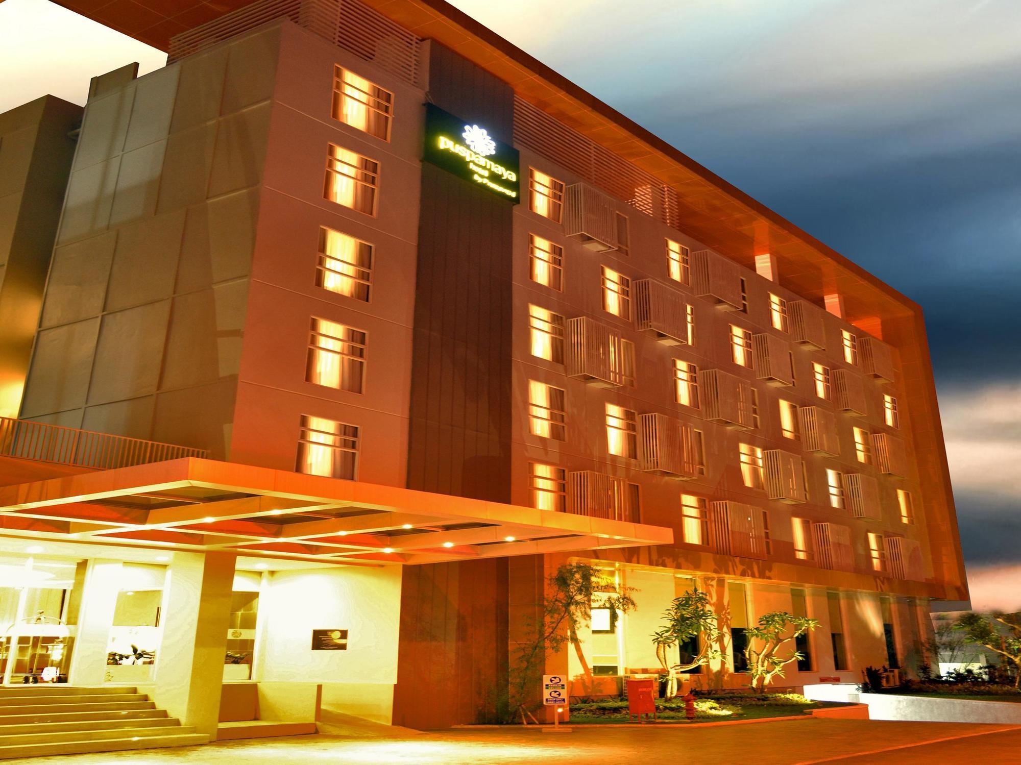 Kyriad Hotel Airport Jakarta Тангеранг Екстериор снимка