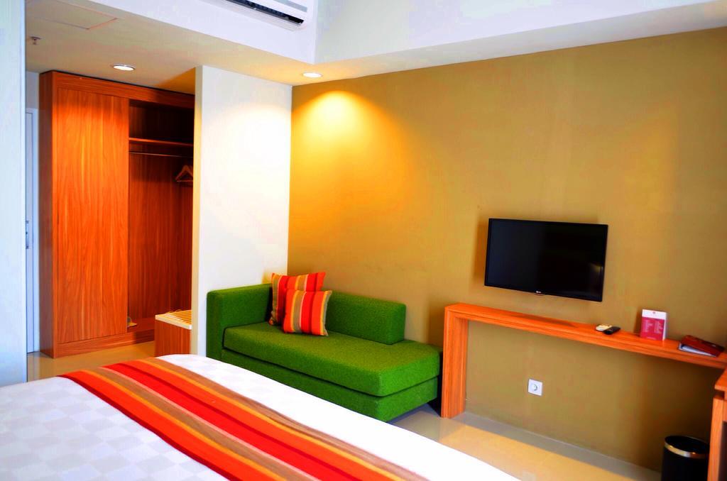 Kyriad Hotel Airport Jakarta Тангеранг Екстериор снимка