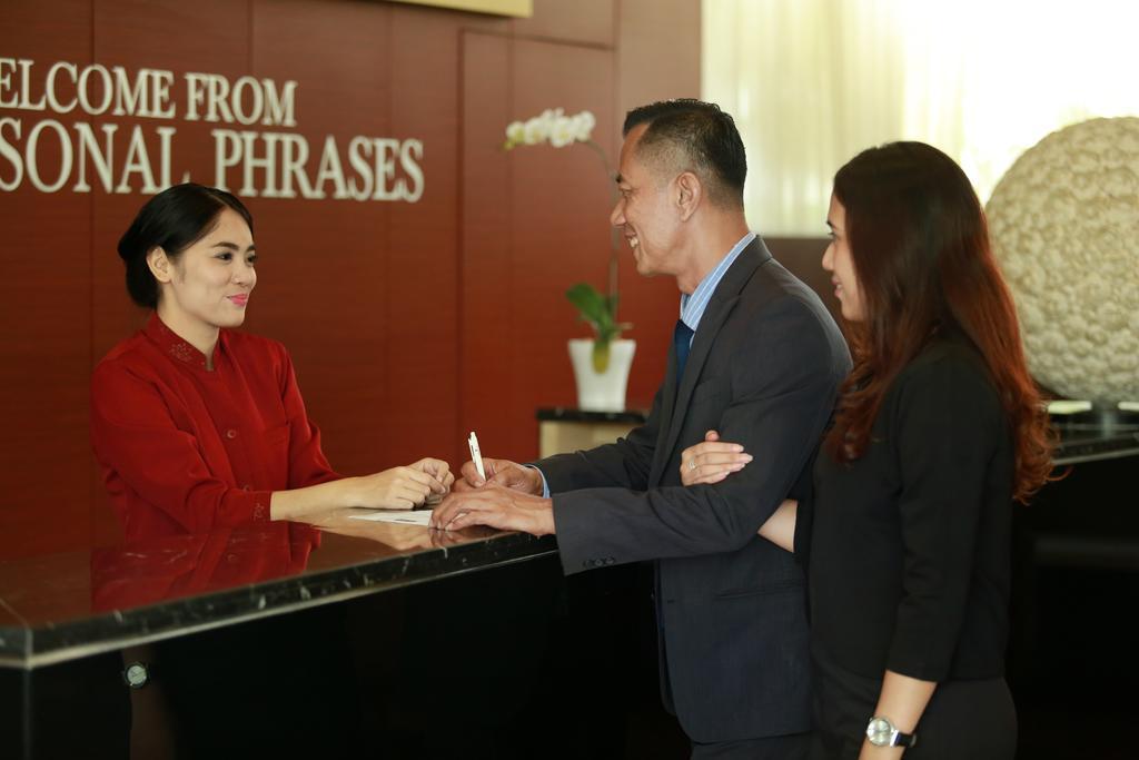 Kyriad Hotel Airport Jakarta Тангеранг Екстериор снимка