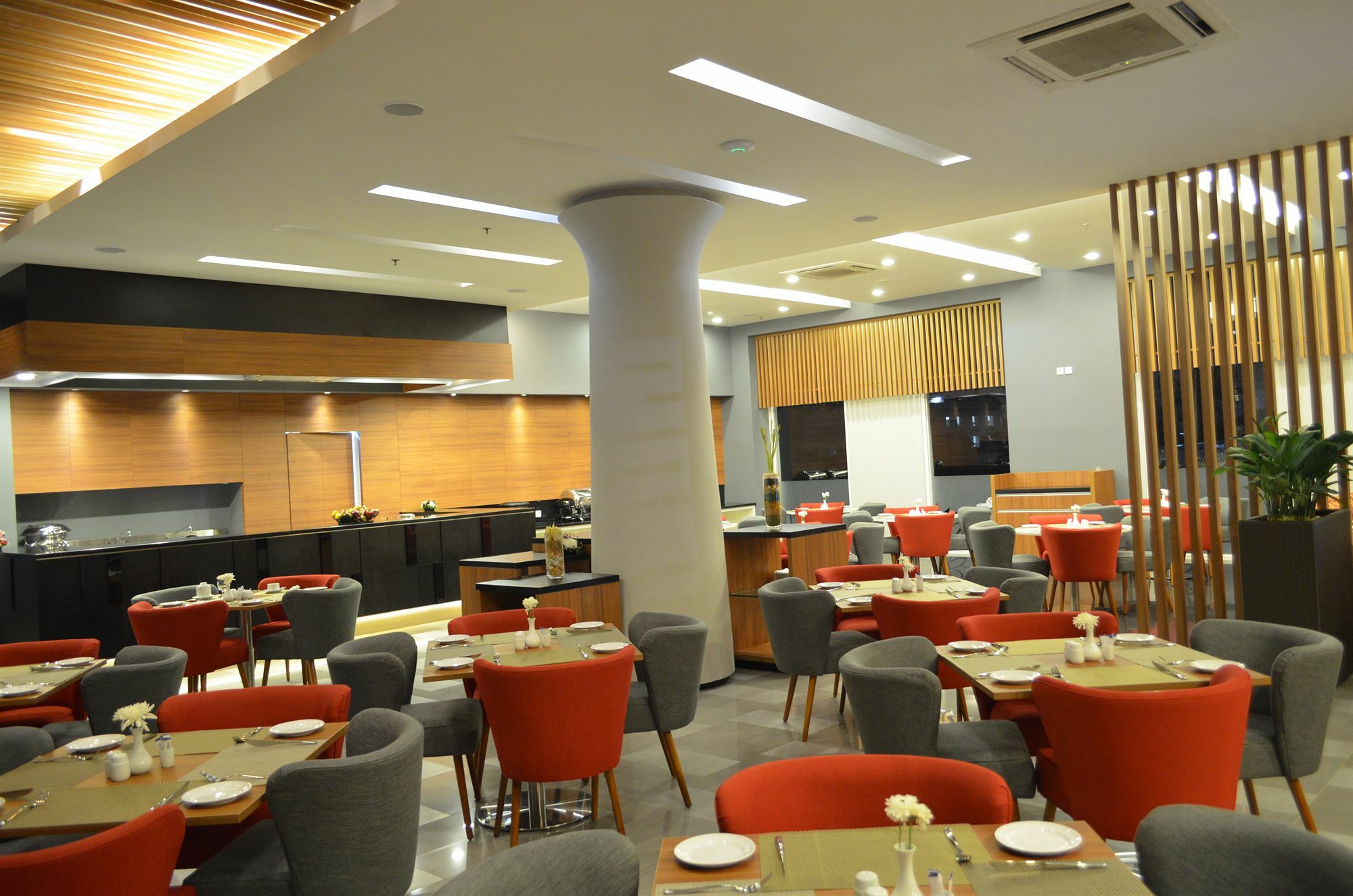 Kyriad Hotel Airport Jakarta Тангеранг Екстериор снимка