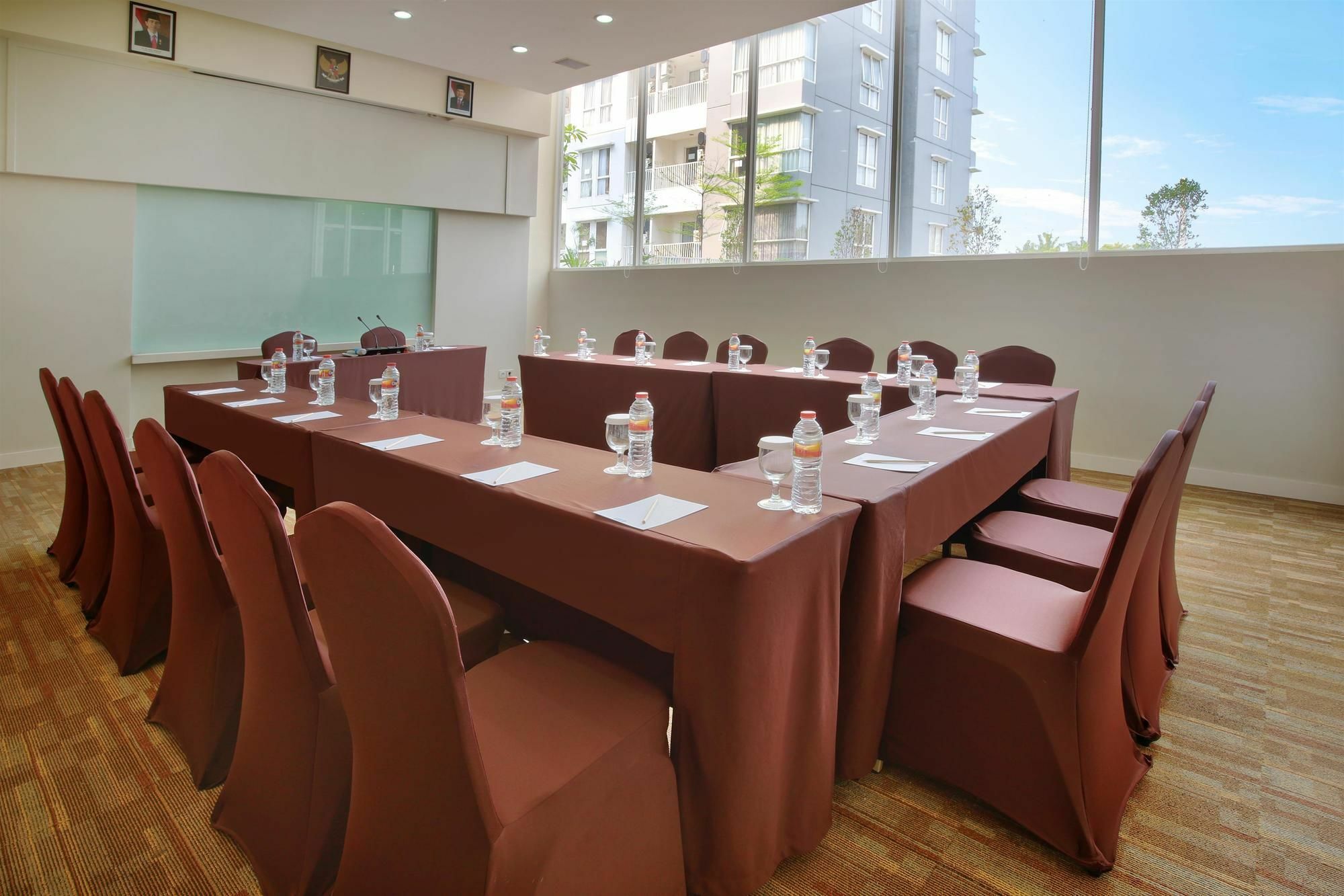 Kyriad Hotel Airport Jakarta Тангеранг Екстериор снимка