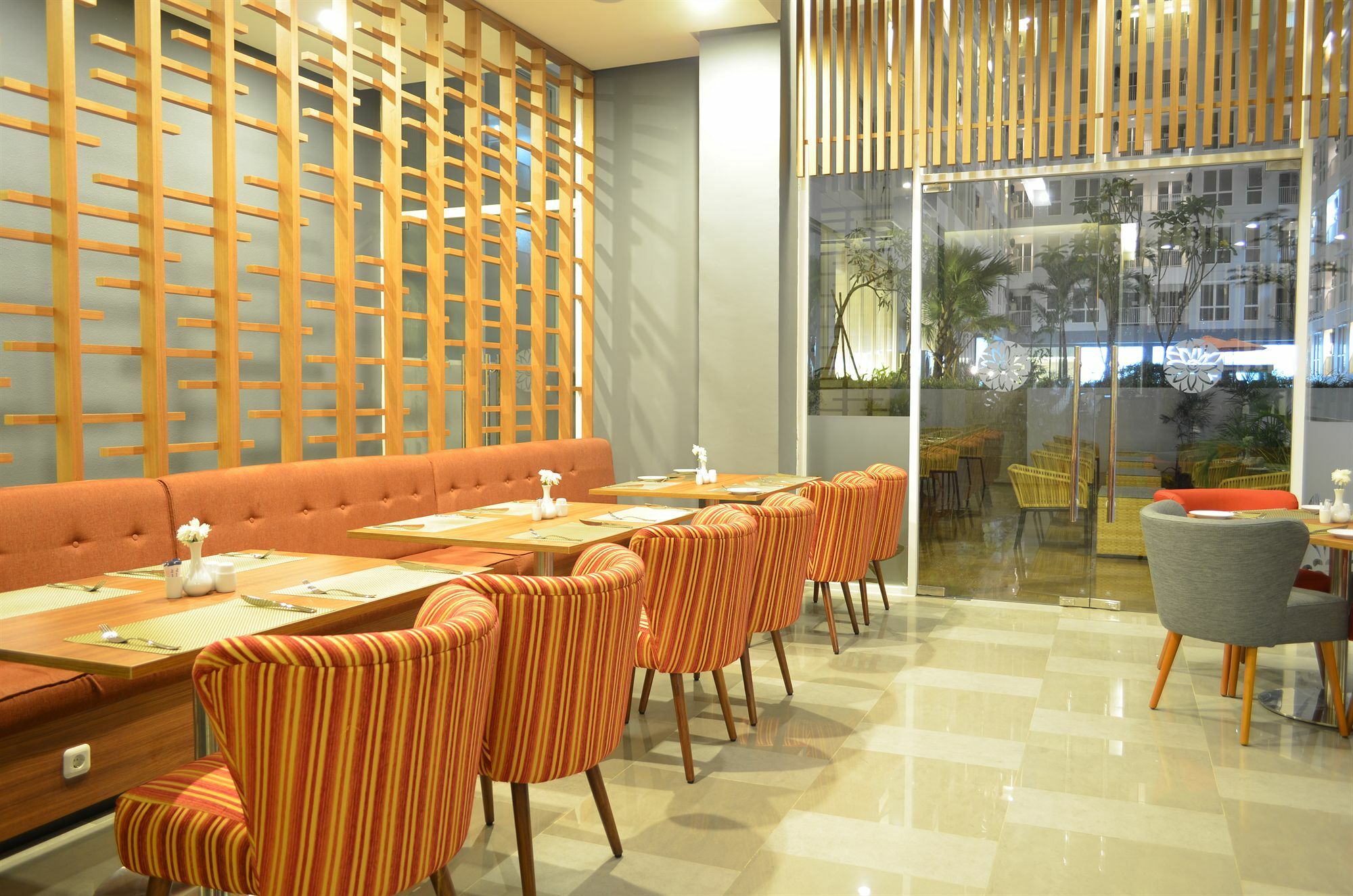 Kyriad Hotel Airport Jakarta Тангеранг Екстериор снимка