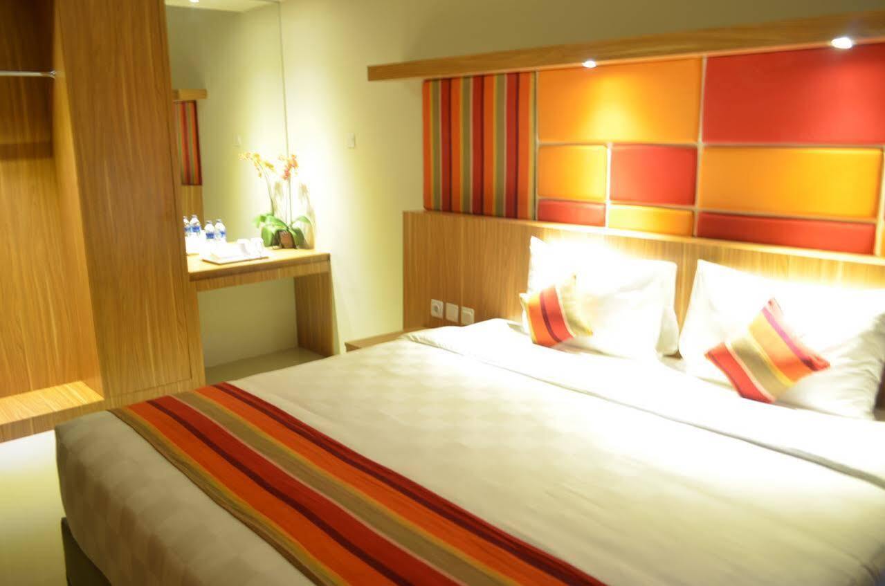 Kyriad Hotel Airport Jakarta Тангеранг Екстериор снимка