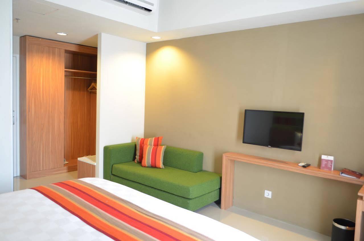 Kyriad Hotel Airport Jakarta Тангеранг Екстериор снимка