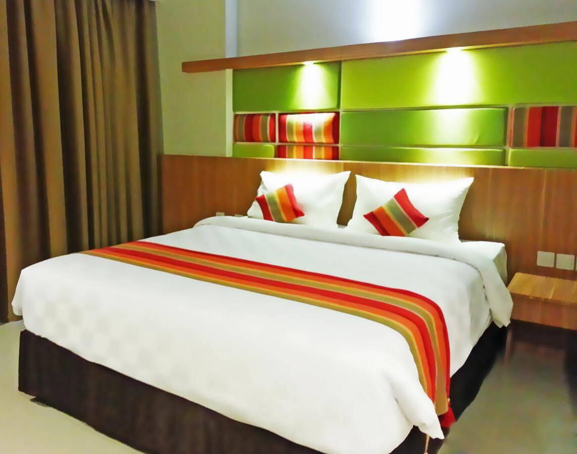 Kyriad Hotel Airport Jakarta Тангеранг Екстериор снимка